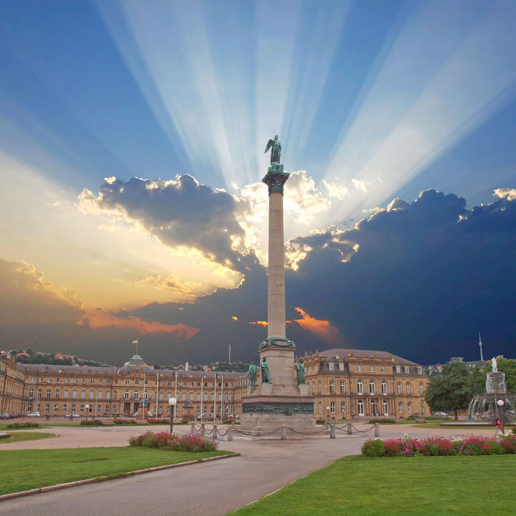 Wo Geschichte atmet und die Stadt pulsiert – Ein Tag auf dem Schlossplatz in Stuttgart